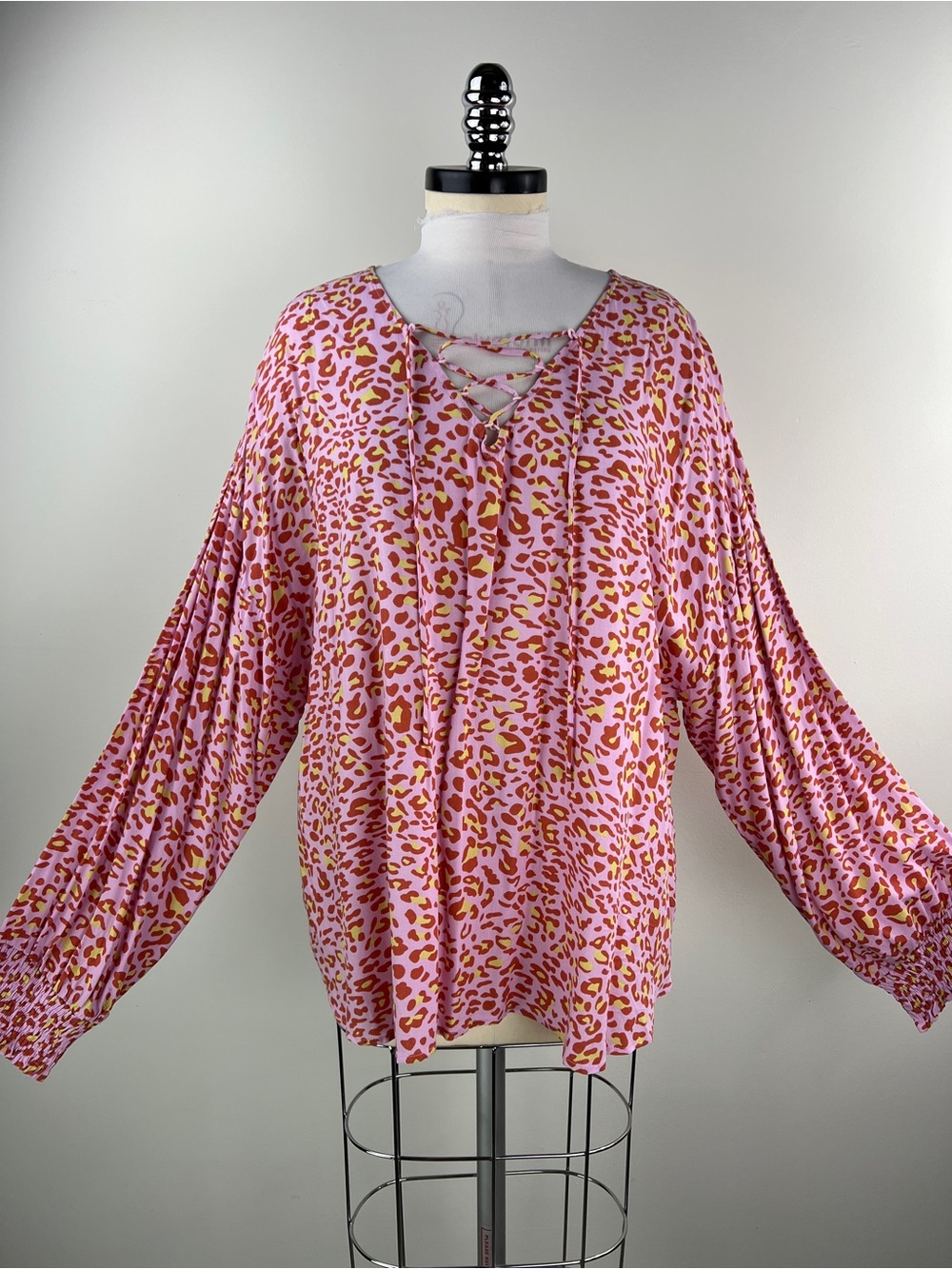 💚 3579. Lace-Up Pink Leopard Print Long Sleeve Blouse